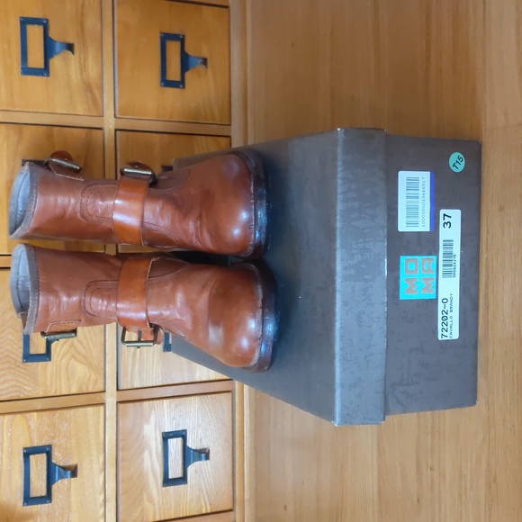 Moma distressed leather ankle boots - Picture 6 of 16